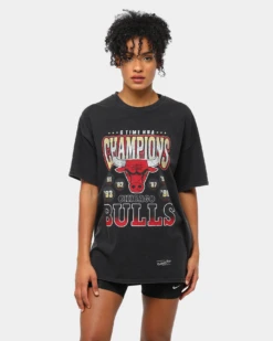 Mitchell & Ness Chicago Bulls Vintage Champ Tee Black -Culture Kings Shop 02018142 YB001 womens 0020