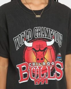 Mitchell & Ness Chicago Bulls World Champs Ball Vintage T-Shirt Vintage Black -Culture Kings Shop 02027553 YV009 womens 0050