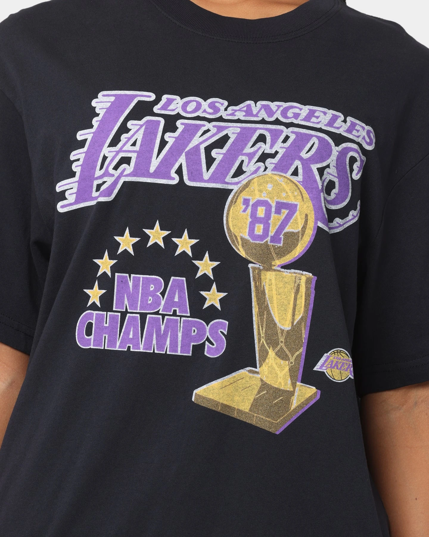 Mitchell & Ness Los Angeles Lakers '87 NBA Champs Vintage T-Shirt Vintage Black 5 Mitchell & Ness Los Angeles Lakers '87 NBA Champs Vintage T-Shirt Vintage Black - Image 3