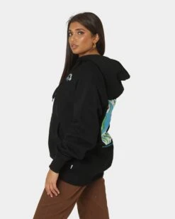 Carre Global Peace CLS Hoodie Black 15 Carre Global Peace CLS Hoodie Black -Culture Kings Shop 02034686 YB001 womens 0060