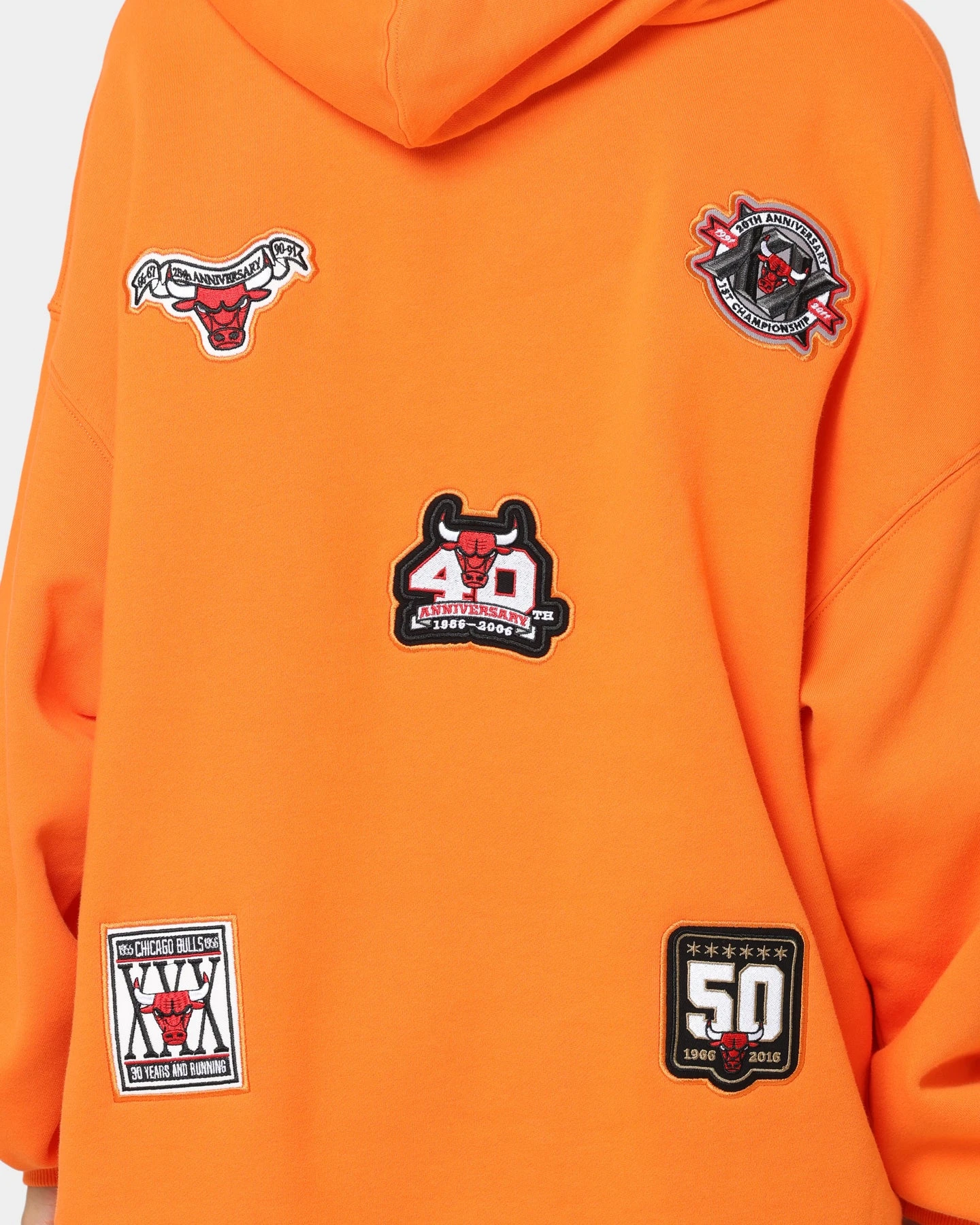 Mitchell & Ness Chicago Bulls Anniversary Hoodie Orange 7 Mitchell & Ness Chicago Bulls Anniversary Hoodie Orange - Image 5