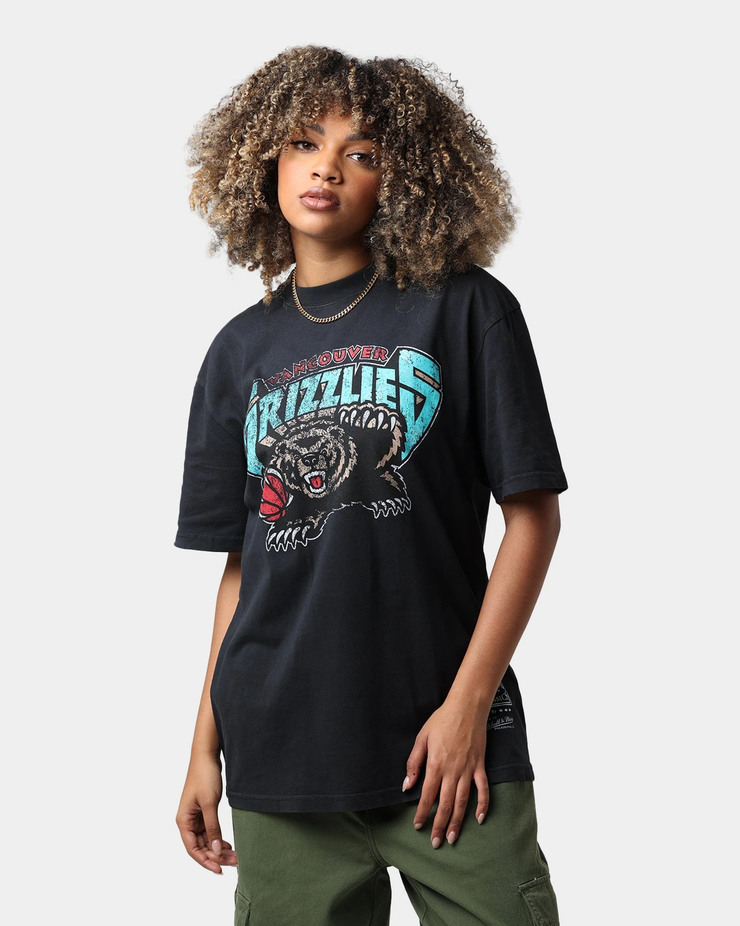 Mitchell & Ness Vancouver Grizzlies Oversized Logo Short Sleeve Vintage T-Shirt Vintage Black 3 Mitchell & Ness Vancouver Grizzlies Oversized Logo Short Sleeve Vintage T-Shirt Vintage Black