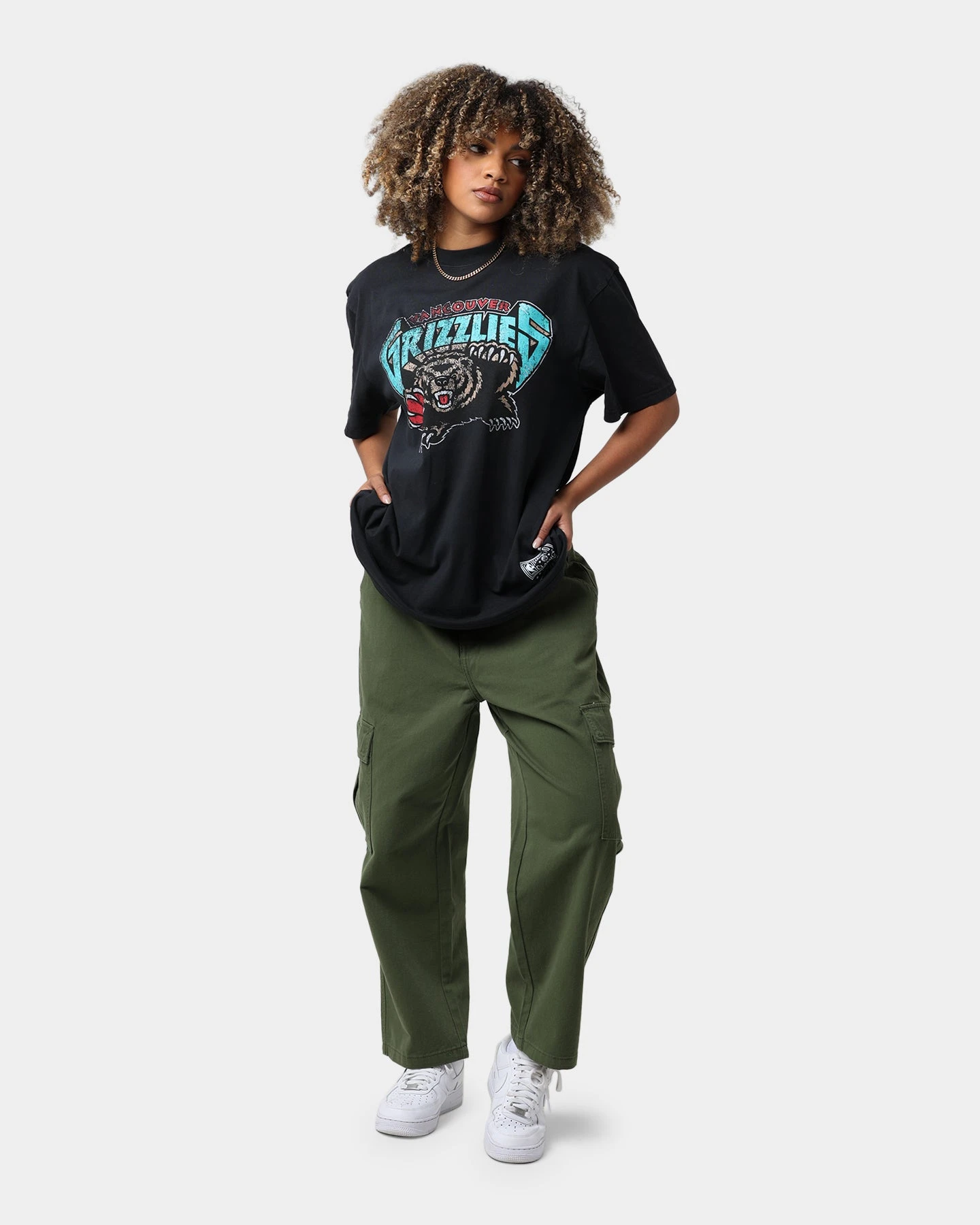 Mitchell & Ness Vancouver Grizzlies Oversized Logo Short Sleeve Vintage T-Shirt Vintage Black 4 Mitchell & Ness Vancouver Grizzlies Oversized Logo Short Sleeve Vintage T-Shirt Vintage Black - Image 2