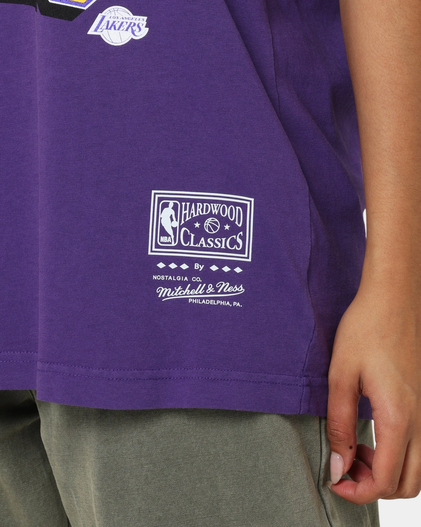 Mitchell & Ness Los Angeles Lakers Vintage Champs T-Shirt Faded Purple 9 Mitchell & Ness Los Angeles Lakers Vintage Champs T-Shirt Faded Purple - Image 7
