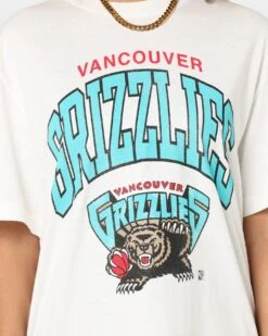 Mitchell & Ness Vancouver Grizzlies XL Arch Vintage T-Shirt Vintage White 11 Mitchell & Ness Vancouver Grizzlies XL Arch Vintage T-Shirt Vintage White -Culture Kings Shop 02039549 YV003 womens 0030