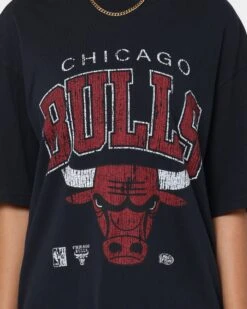 Mitchell & Ness Women's Chicago Bulls XL Arch Vintage T-Shirt Faded Black -Culture Kings Shop 02040028 YB554 womens 0030