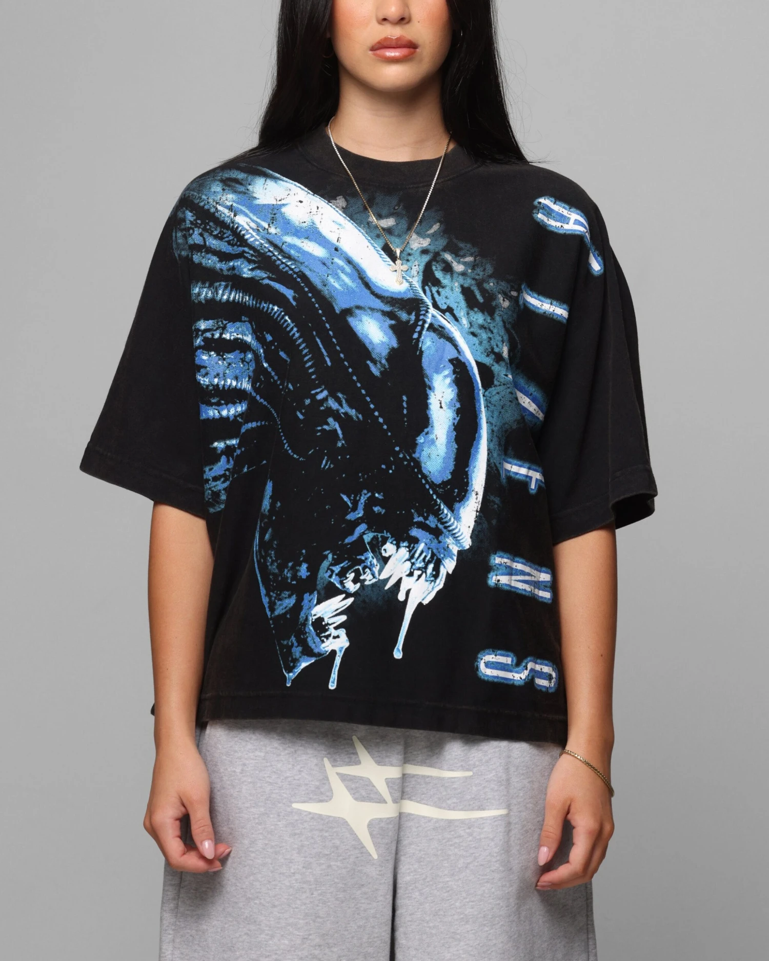 Loiter Alien It's War Boxy T-Shirt Washed Black 3 Loiter Alien It's War Boxy T-Shirt Washed Black