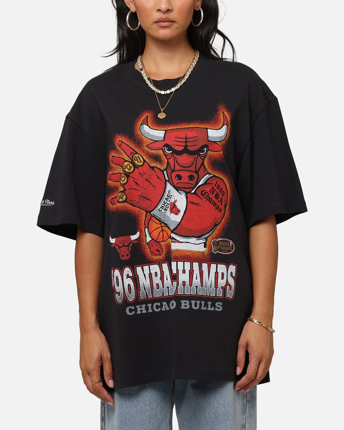 Mitchell & Ness Chicago Bulls '96 NBA Champs T-Shirt Faded Black 3 Mitchell & Ness Chicago Bulls '96 NBA Champs T-Shirt Faded Black