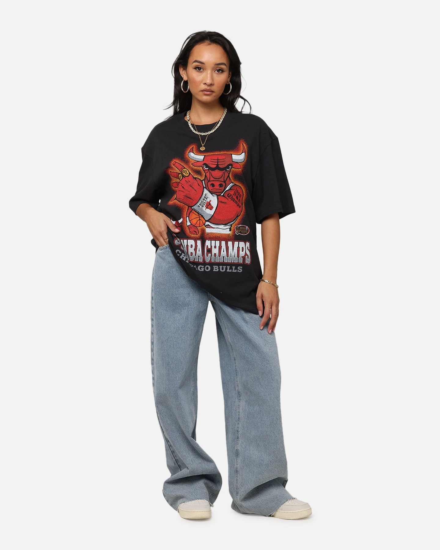 Mitchell & Ness Chicago Bulls '96 NBA Champs T-Shirt Faded Black 4 Mitchell & Ness Chicago Bulls '96 NBA Champs T-Shirt Faded Black - Image 2