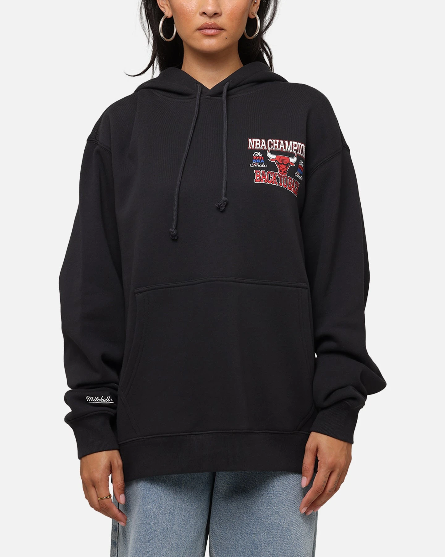 Mitchell & Ness Chicago Bulls Back To Back Hoodie Faded Black 4 Mitchell & Ness Chicago Bulls Back To Back Hoodie Faded Black - Image 2