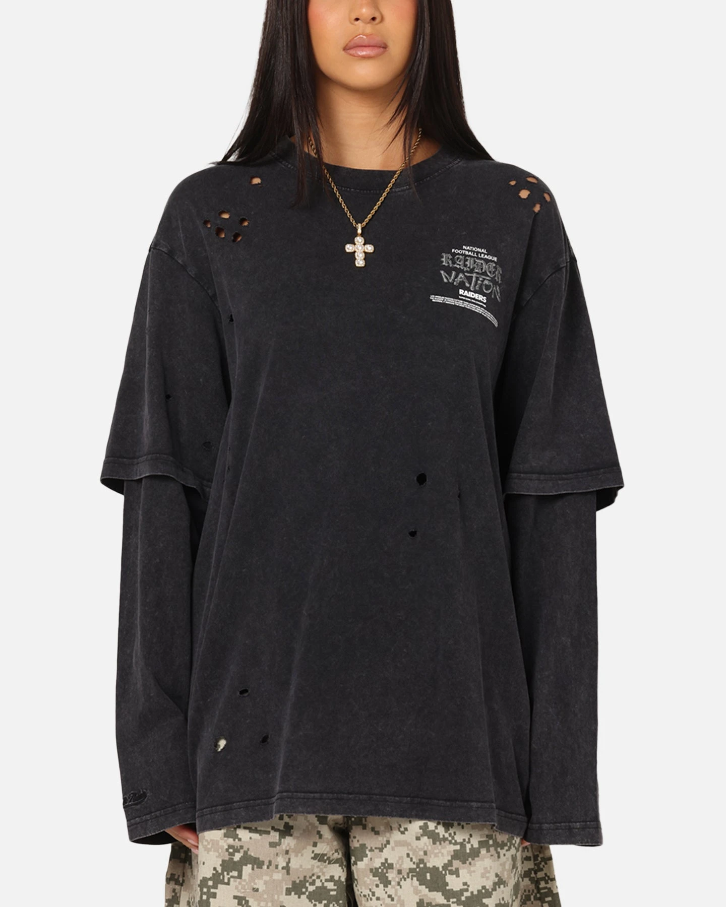 Mitchell & Ness Las Vegas Raiders Chromed Mock Long Sleeve T-Shirt Faded Black 4 Mitchell & Ness Las Vegas Raiders Chromed Mock Long Sleeve T-Shirt Faded Black - Image 2