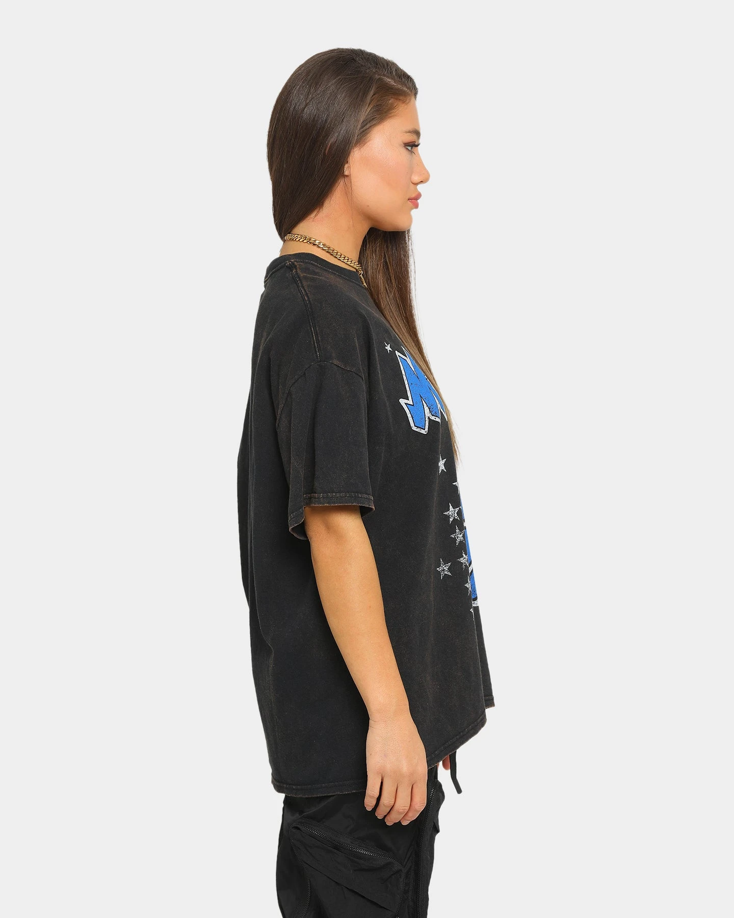 Mitchell & Ness Men's Orlando Magic Oversized Logo Short Sleeve Vintage T-Shirt Black 7 Mitchell & Ness Men's Orlando Magic Oversized Logo Short Sleeve Vintage T-Shirt Black - Image 5