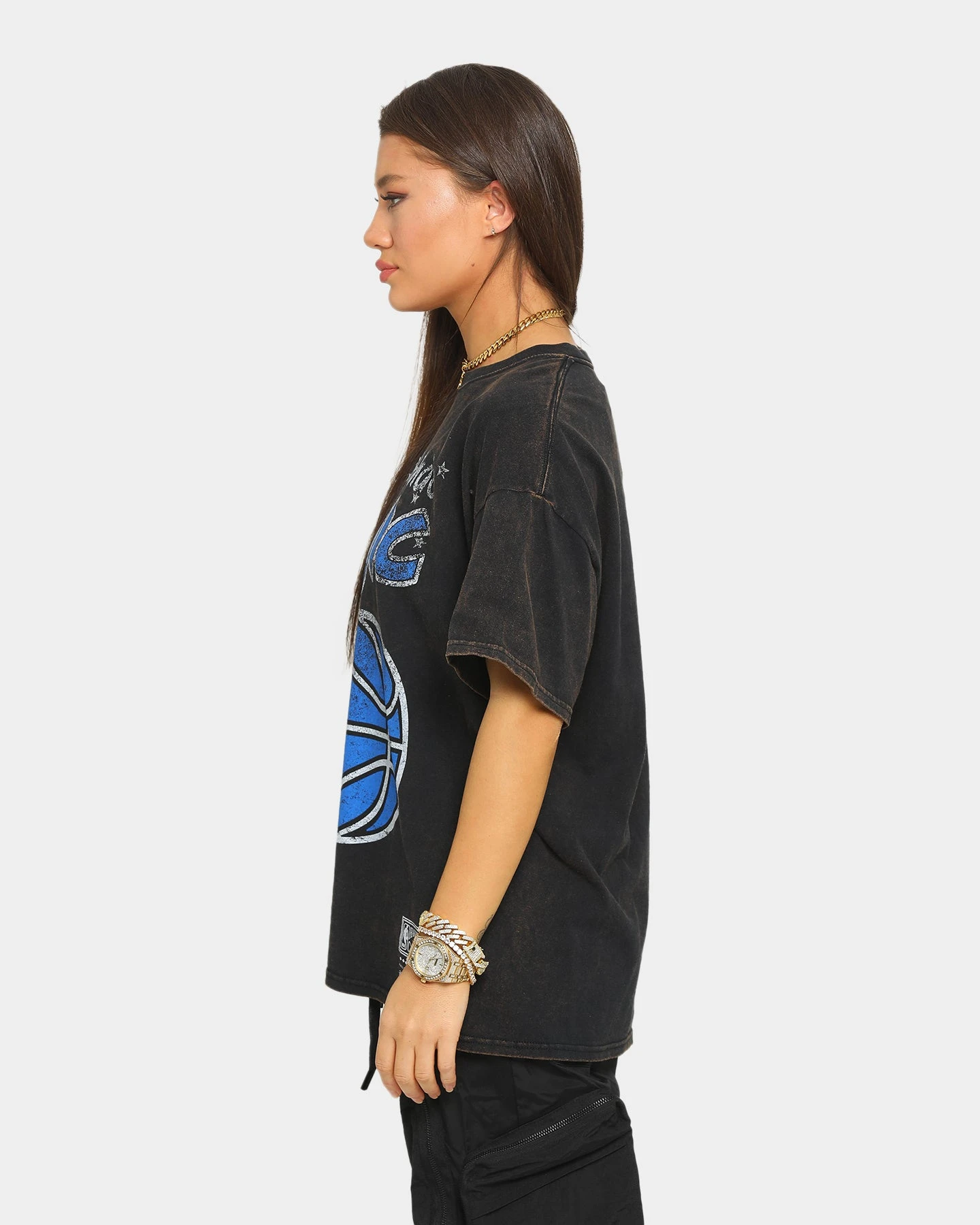 Mitchell & Ness Men's Orlando Magic Oversized Logo Short Sleeve Vintage T-Shirt Black 8 Mitchell & Ness Men's Orlando Magic Oversized Logo Short Sleeve Vintage T-Shirt Black - Image 6